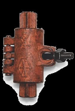 Right-angle scaffold coupler