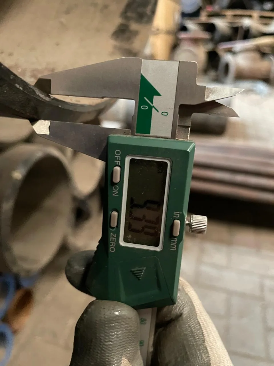 Wall-thickness inspection of a pipe using a gauge